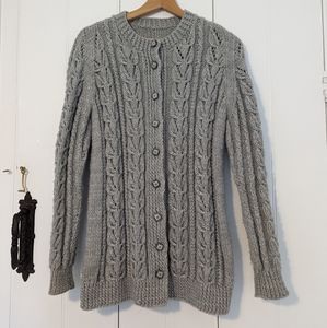 🪡 Handmade Gray Cable-Knit Cardigan